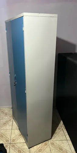 Armário de aço para dispensa