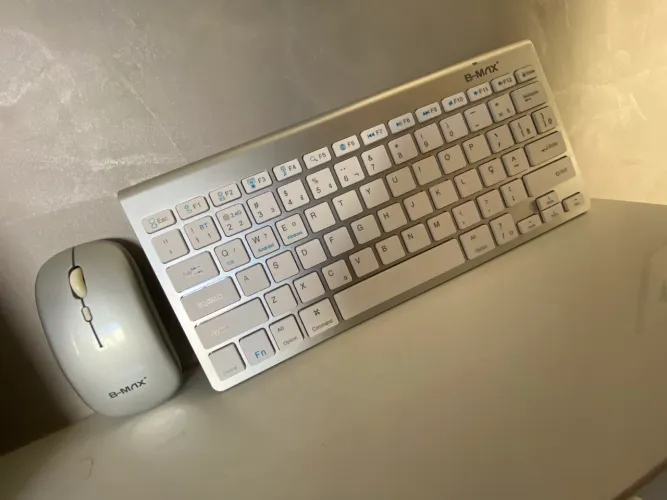 KIT Teclado e Mouse Sem Fio Premium - Slim Elegante e Silencioso