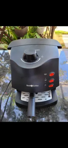 Maquina de café expresso semi nova!
