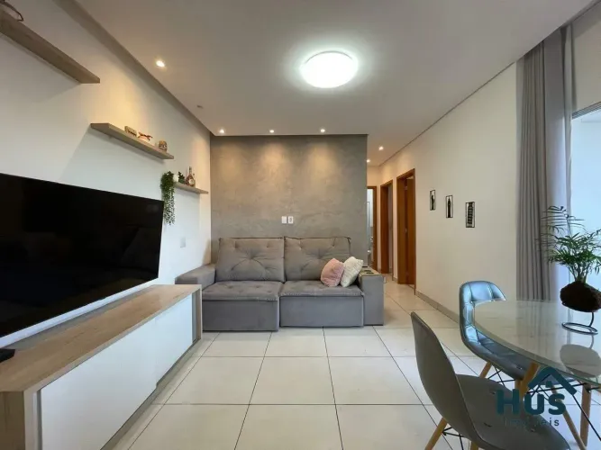 Área privativa 03 quartos, 01 suite, 02 vagas, prédio com elevador no bairro Copacabana !