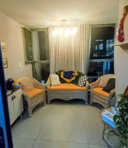 Vendo conjunto de namoradeira, 2 poltronas e mesa de centro, sala/varanda, laváve ipermeav