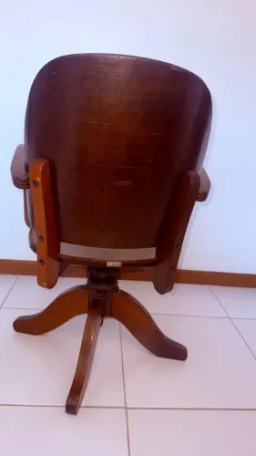 Cadeira Xerife antiga de madeira - estilo vintage | Possível CIMO