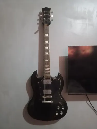 Guitarra SG + pedaleira