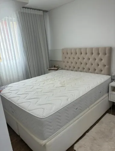 Cama Box Queen Com Baú. 1,98x1,58. Faço condições.