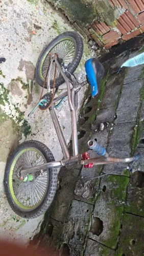 Vende-se bike bmx aro 20