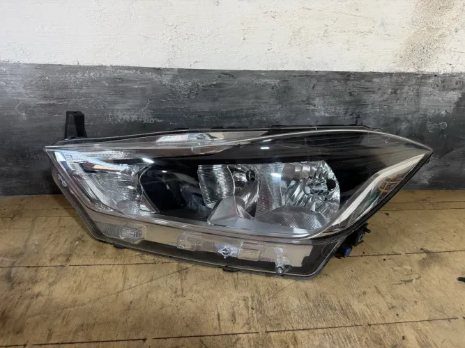 Farol Kicks 2017 A 2021lado esquerdo sem Led  recuperado original usado