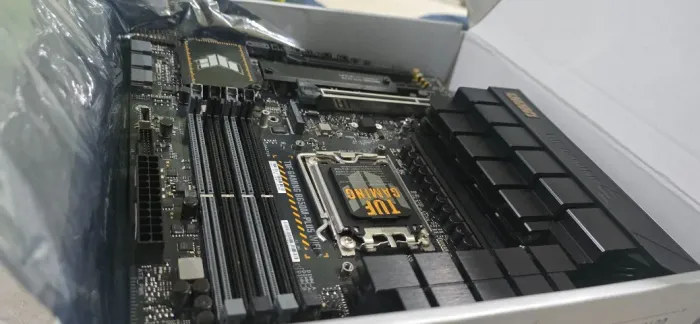 Placa Mãe ASUS TUF Gaming B650M-Plus WiFi (AM5/DDR5)