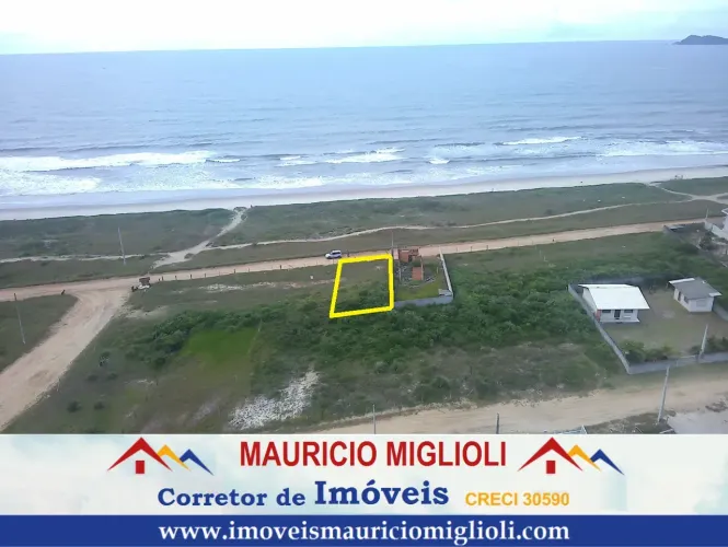 Lote limpo beira mar na Praia do Ervino