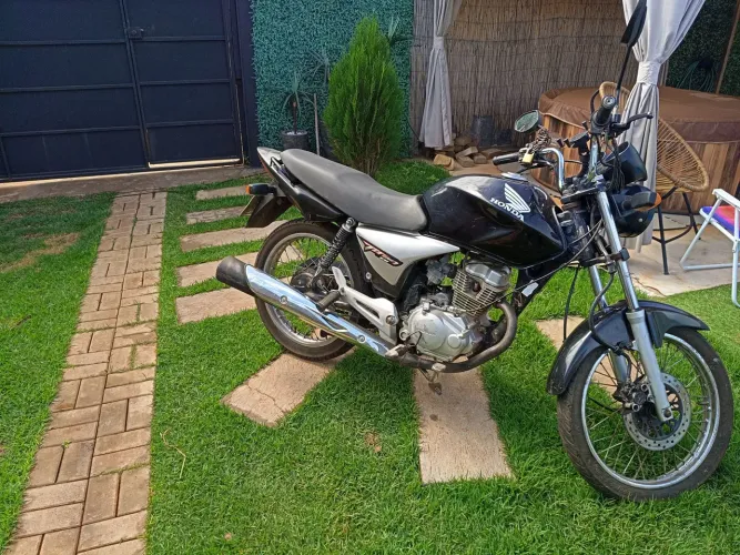 Moto Titan 150