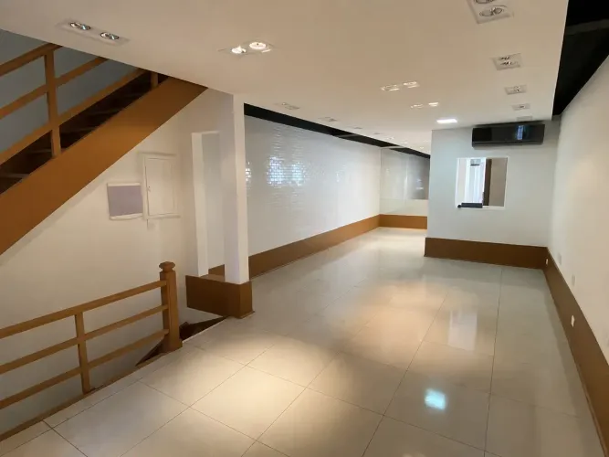 Sobrado comercial - Jardins