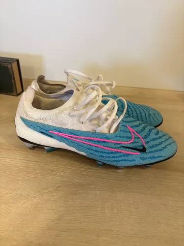 Chuteira Nike Phantom GX Elite 