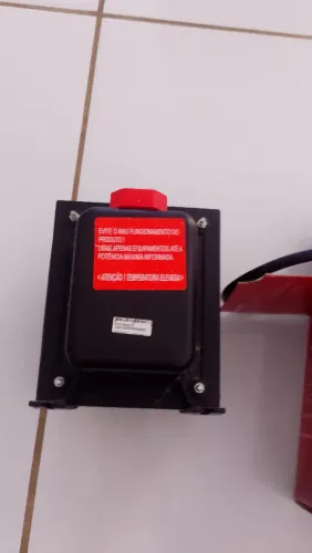 Auto transformador bivolt 3000va semi -novo 