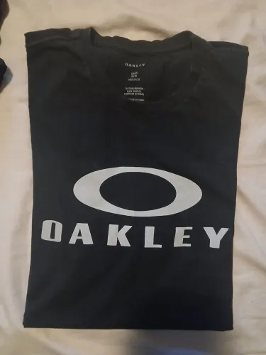 Camiseta oakley