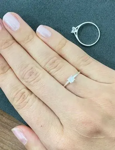 Anel Solitário Prata 925 Pedra Quadrada - Elegância Clássica
