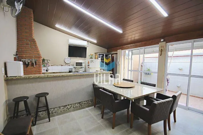 Sobrado com 3 dormitórios à venda, 127 m² por R$ 790.000,00 - Jardim Siriema - Sorocaba/SP