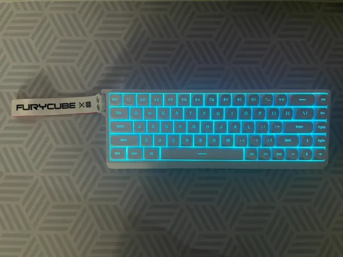 Teclado Gamer FURYCUBE IP68S RGB 68 Teclas | Sensação Mecânica | Semi Novo