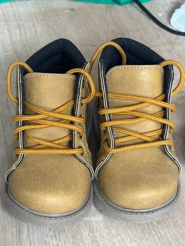 2 BOTAS INFANTIS