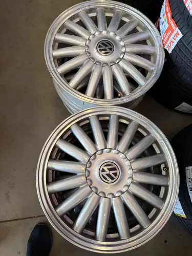 Roda bananinha R17x7 4x100 usadas