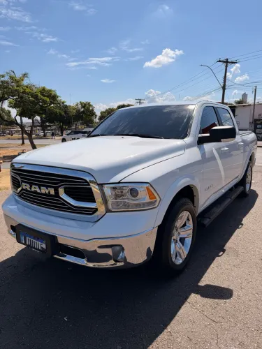 Ram Classic Laramie 5.7 V8 16V Gasolina 4X4 Aut. 2023