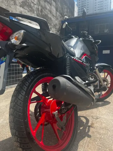 Vendo titan 2023 