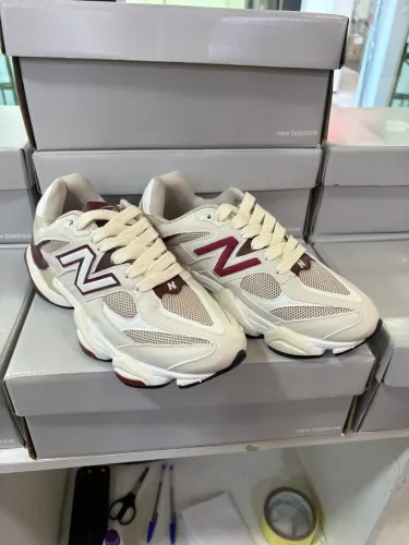 Tênis NB 9060 Cereja disponível do 34 ao 39.