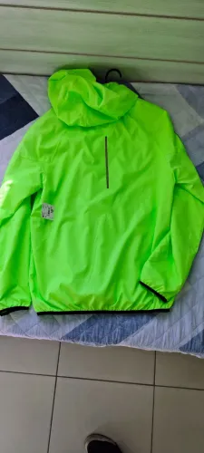 Corta vento + camisetas treino