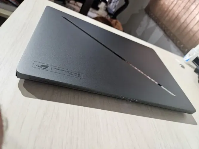 Zephyrus G14 - Ryzen 9 270 - 32GB RAM DDR5 - 1TB SSD NVME - RTX 5070