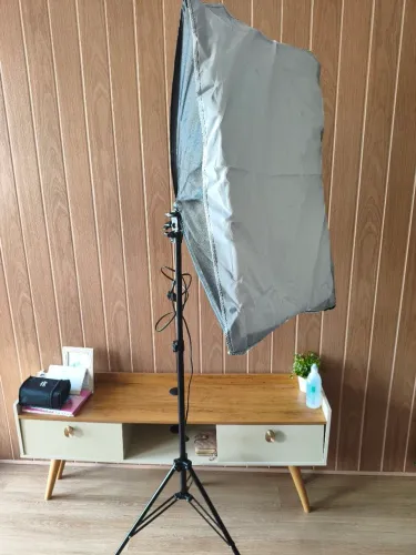 Kit Softbox 50x70cm Soquete Para Lampada + Tripé 2m Estúdio