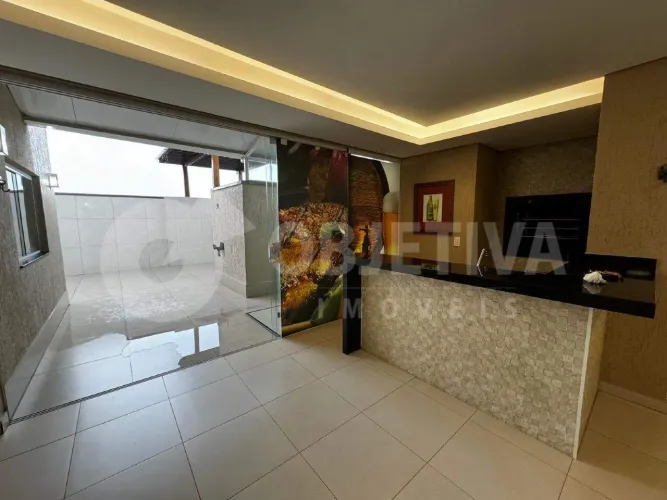 Cobertura para aluguel, 4 quartos, 2 suítes, 2 vagas, MARTA HELENA - UBERLANDIA/MG