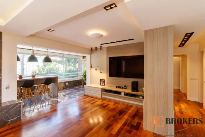 Apartamento com 137 m², 3 suítes, 3 vagas