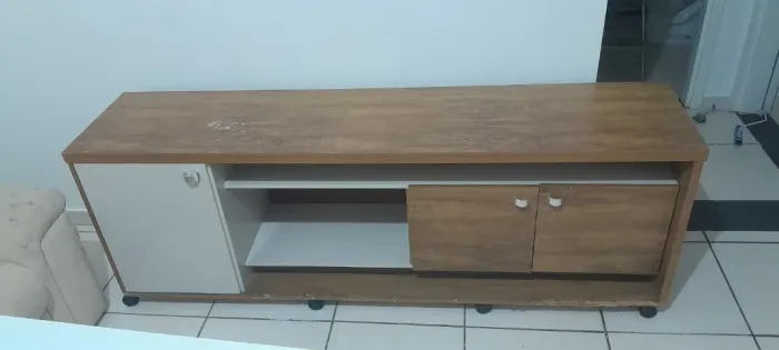 Rack para TV com Rodízios / Rodinhas - Estrutura Firme