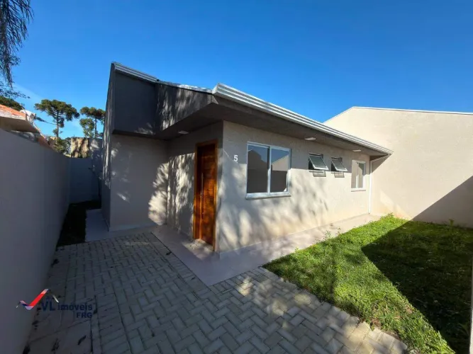 Casa á venda dentro de residencial com 3 quartos no Bairro Estados em Fazenda Rio Grande -