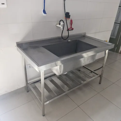 Pia Industrial / Lavatório em Aço Inox com Cuba Profunda e Prateleira Inferior