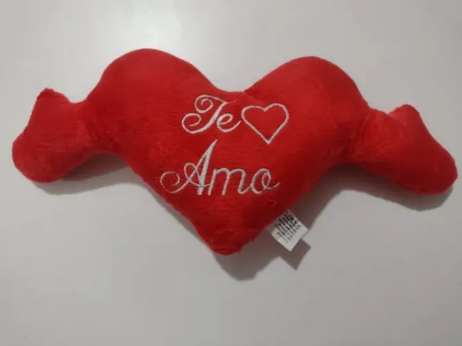 Coração De Pelúcia Vermelho - Te Amo - Bordado - Presente Dia Dos Namorados