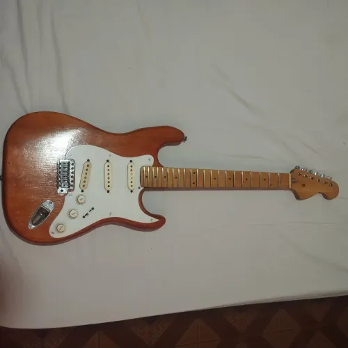 Guitarra Giannini stratossonic 