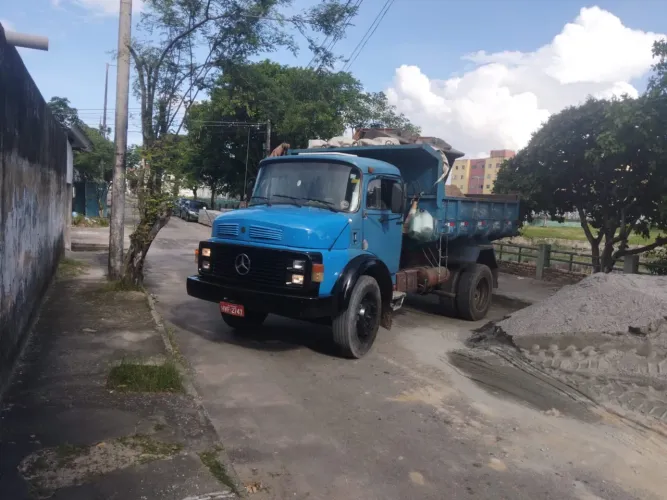 Caçamba Mercedes 1113 