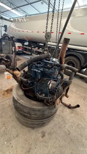 Motor mwm 226 com caixa de câmbio F1000