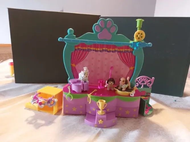 Set "Dazzlin' Pet Show: Divine Dogs" original da Polly Pocket 2004