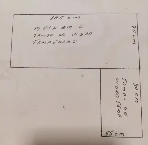Mesa para escritório madeira maciça em L, com tampos de vidro temperado 