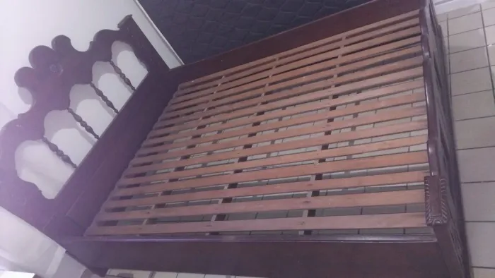 Cama Imbuia