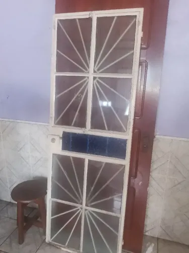 Porta de aço com vidro !