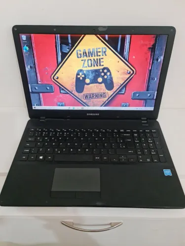 NOTEBOOK SAMSUNG ESSENTIALS INTEL CELERON QUADCORE 8GB DE RAM SSD128GB TELA 15.6 NOVINHO