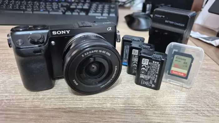 Sony Nex-7 + 16-50mm