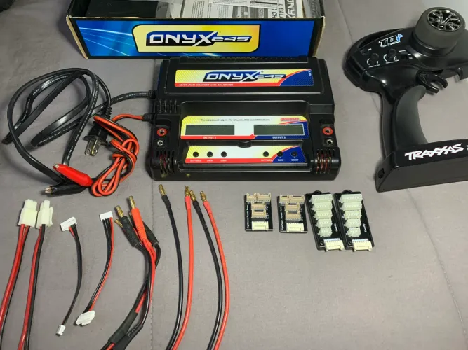 Carregador Automobilismo, Traxxas, etc Hobbie Onyx 245 Carregador Duplo
