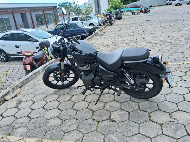 Vendo muito nova