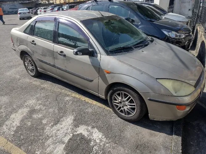 Ford Focus Sedan 2.0 16v/2.0 16V Flex 4P Aut. 2003