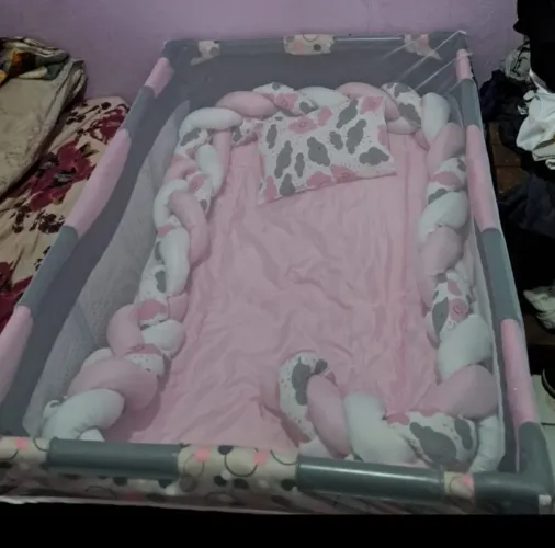 Berço portátil e chiqueirinho