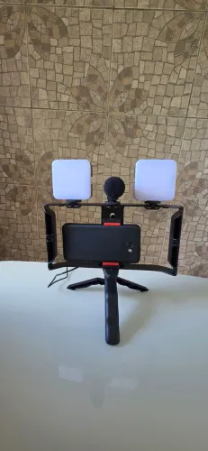 Kit Vlogging Profissional (Tripé, 2 Luzes LED e Microfone)