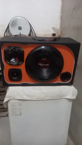 Vendo caixa de som completa pra carro