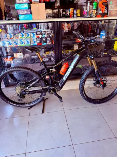 Bicicleta TSW E-QUEST FULL CARBON 12v tam17 muitos Upgrades!